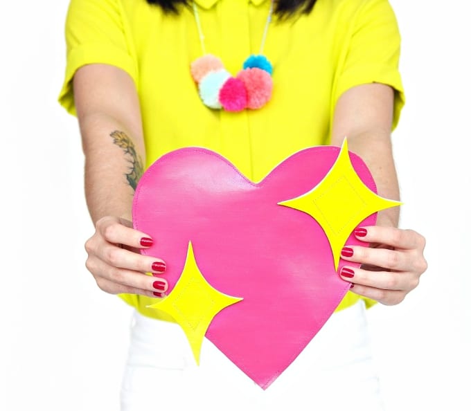 heart emoji clutch