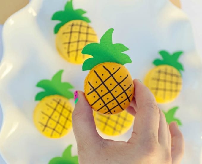 diy pineapple macarons