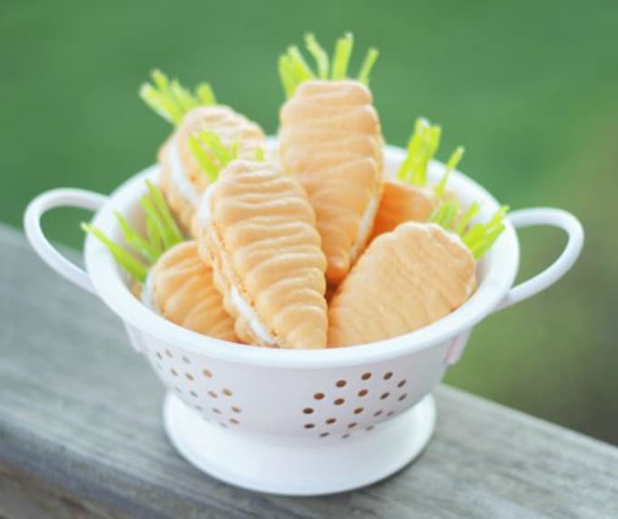 carrot-shaped macarons