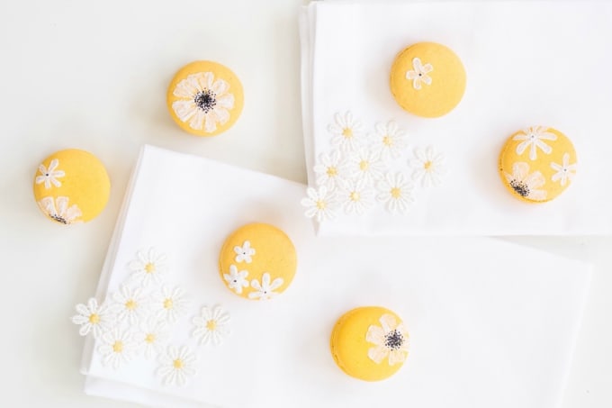 DIY daisy macarons