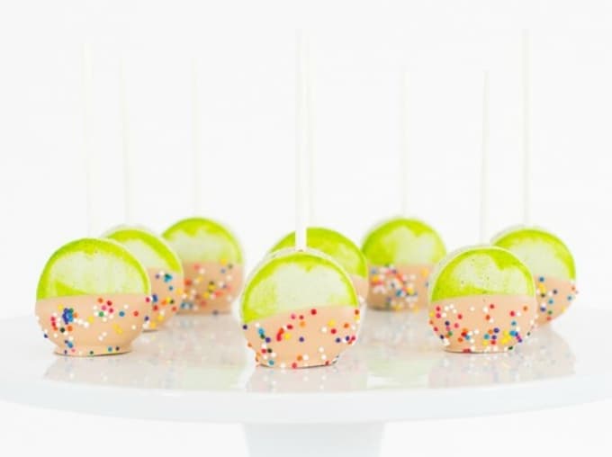candied apple macarons