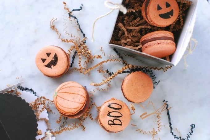 Halloween inspired macarons