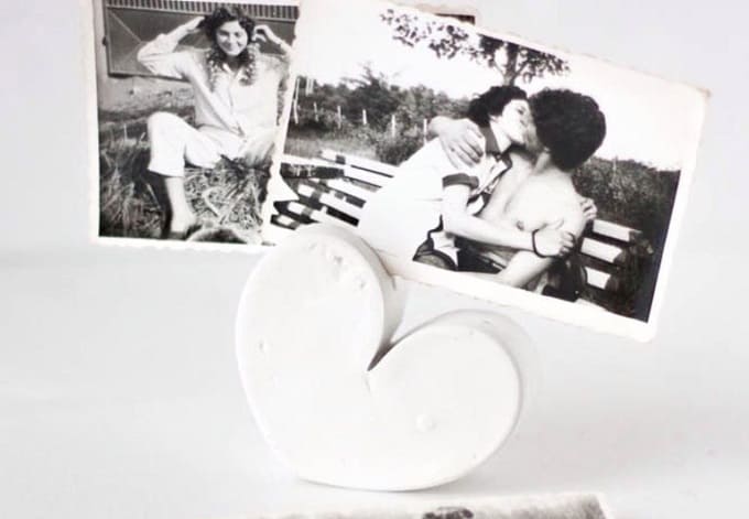 DIY heart-shaped photo holder