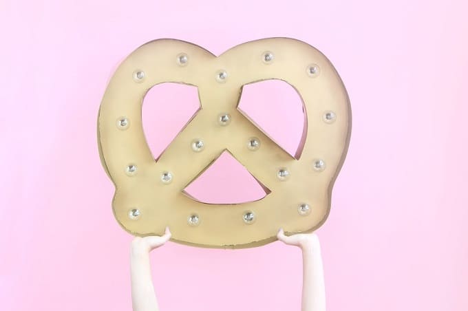 pretzel marquee light