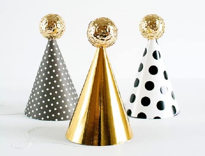 DIY mini party hats