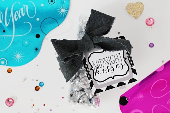‘midnight kisses’ bag