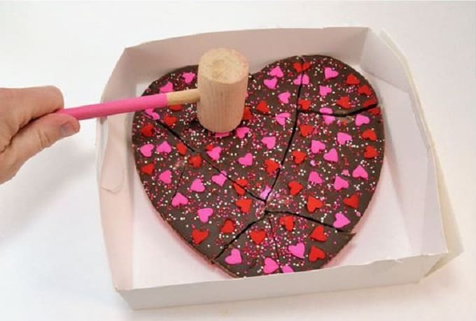 chocolate heart Valentine’s Day cake