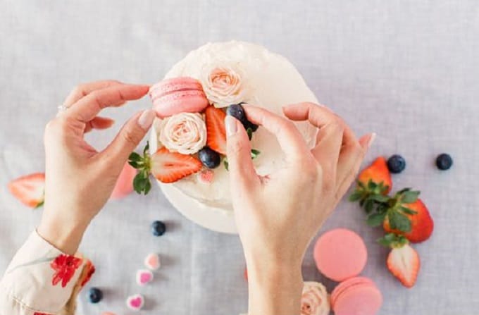 Valentine’s Day naked cake