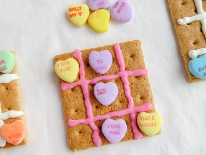 Valentine’s Day tic tac toe snack