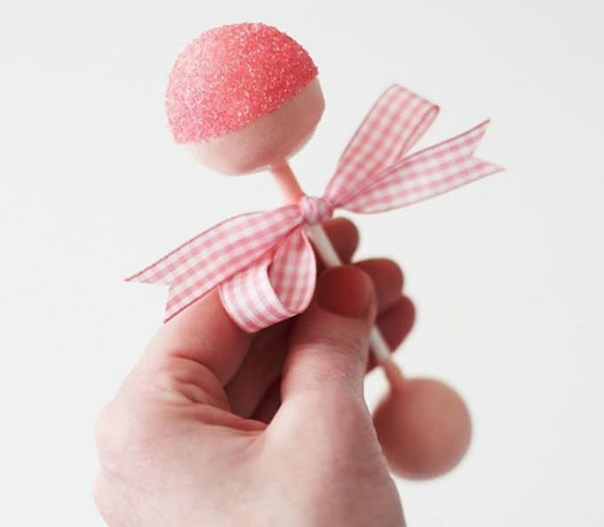 baby rattle cake pops