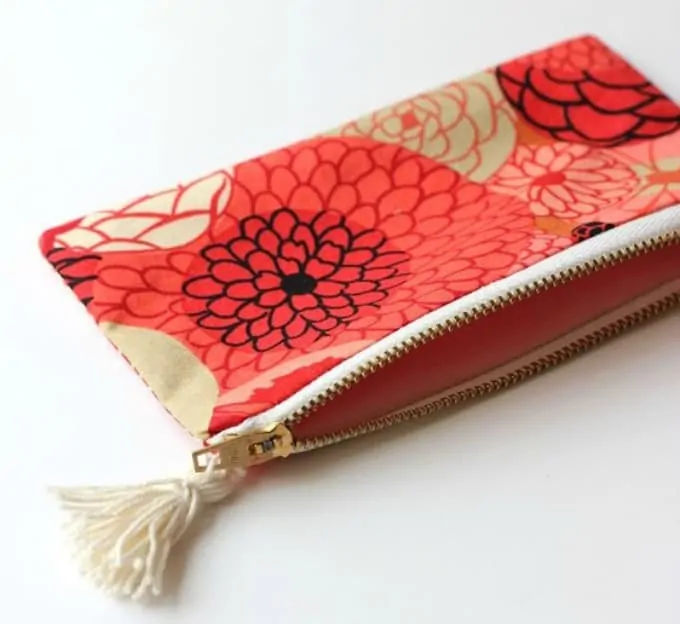 mini makeup pouch