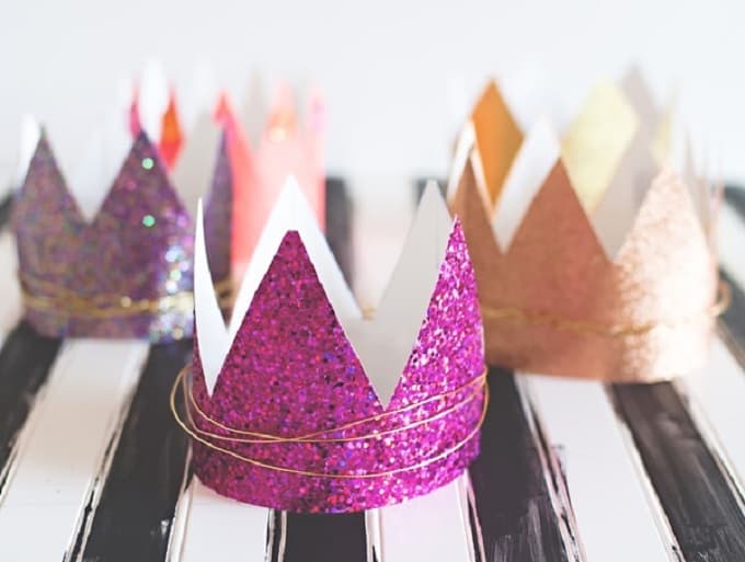 40-diy-crowns-and-tiara-you-can-wear-to-your-next-party-cool-crafts