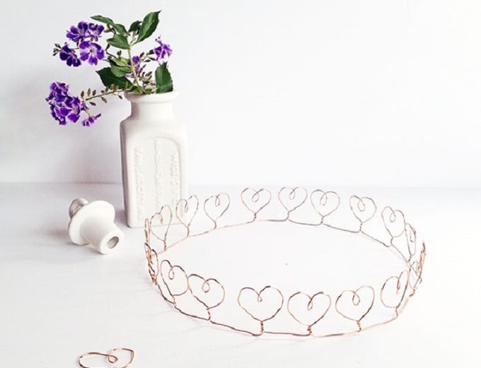 40 Diy Crowns And Tiara You Can Wear To Your Next Party Cool Crafts