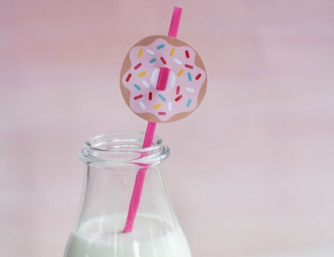 30 Marvelous Ideas For Making Your Own Straw Toppers • Cool Crafts