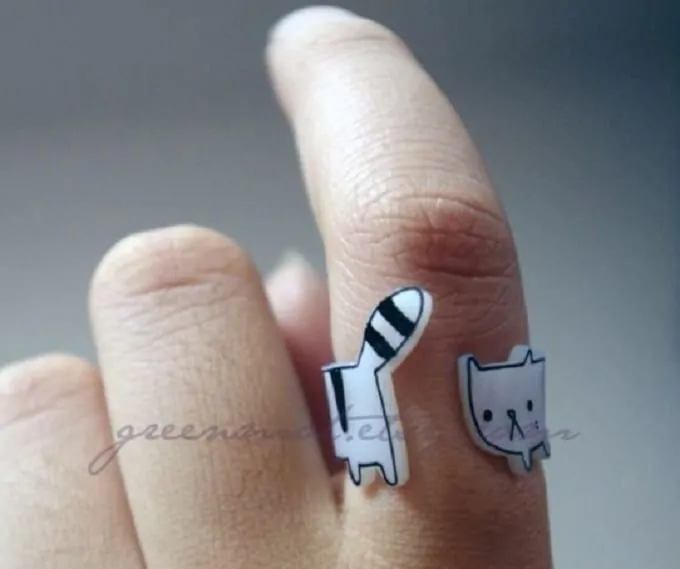 DIY wraparound cat ring